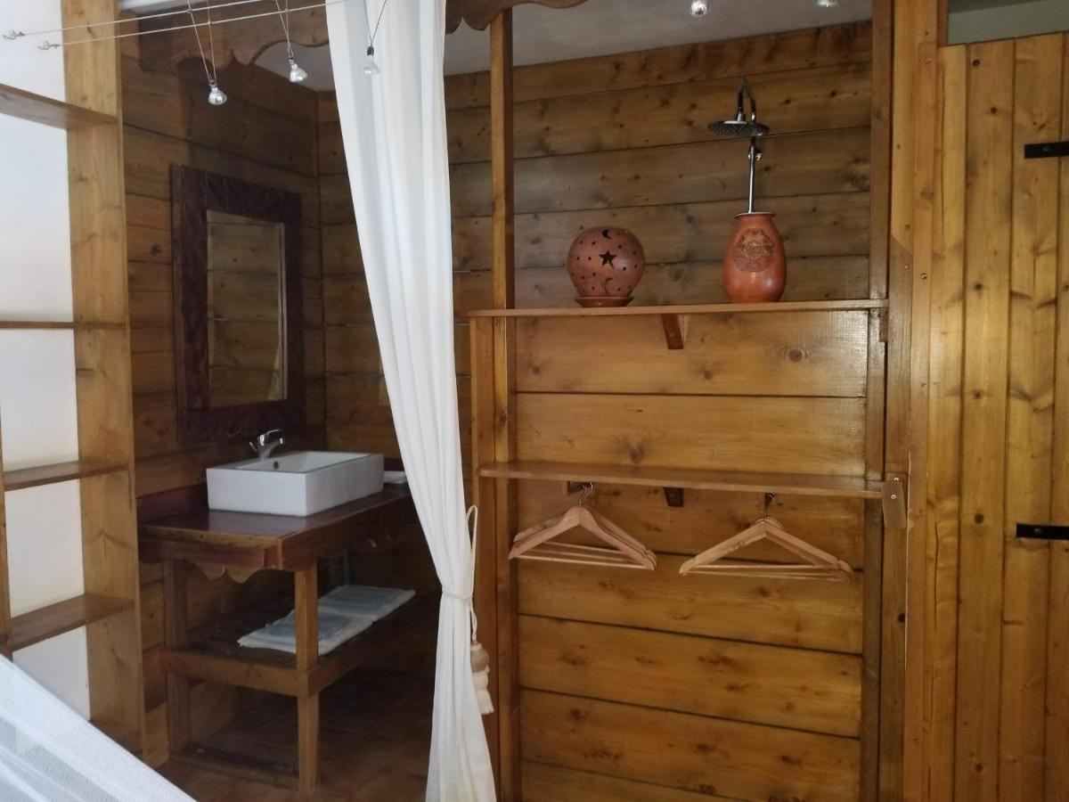 Les Bananes Vertes Ecolodges Сент-Клод Екстер'єр фото